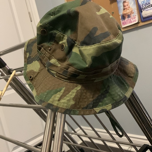 Camo Bracebridge Bucket Hat - Picture 2 of 2